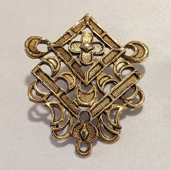 Vintage 80's Exotic Gold Toned Earrings Scrolled Openworked Textured Retro - Picture 4 of 8